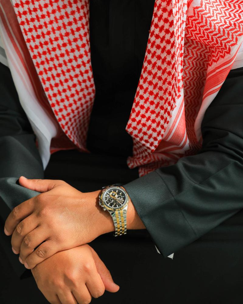 ساعة سعد الرجالية من الستيل بلون فضي وذهبي