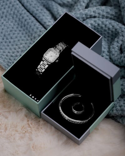 Women's set of a watch, a bracelet and a ring