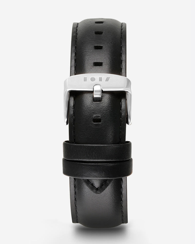 Shumoukh men watch