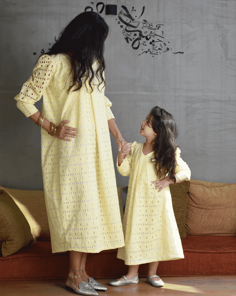 Shumukh women's galabia in yellow Choose the size::(M)