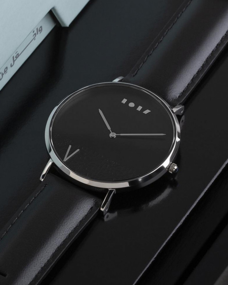 Shumoukh men watch