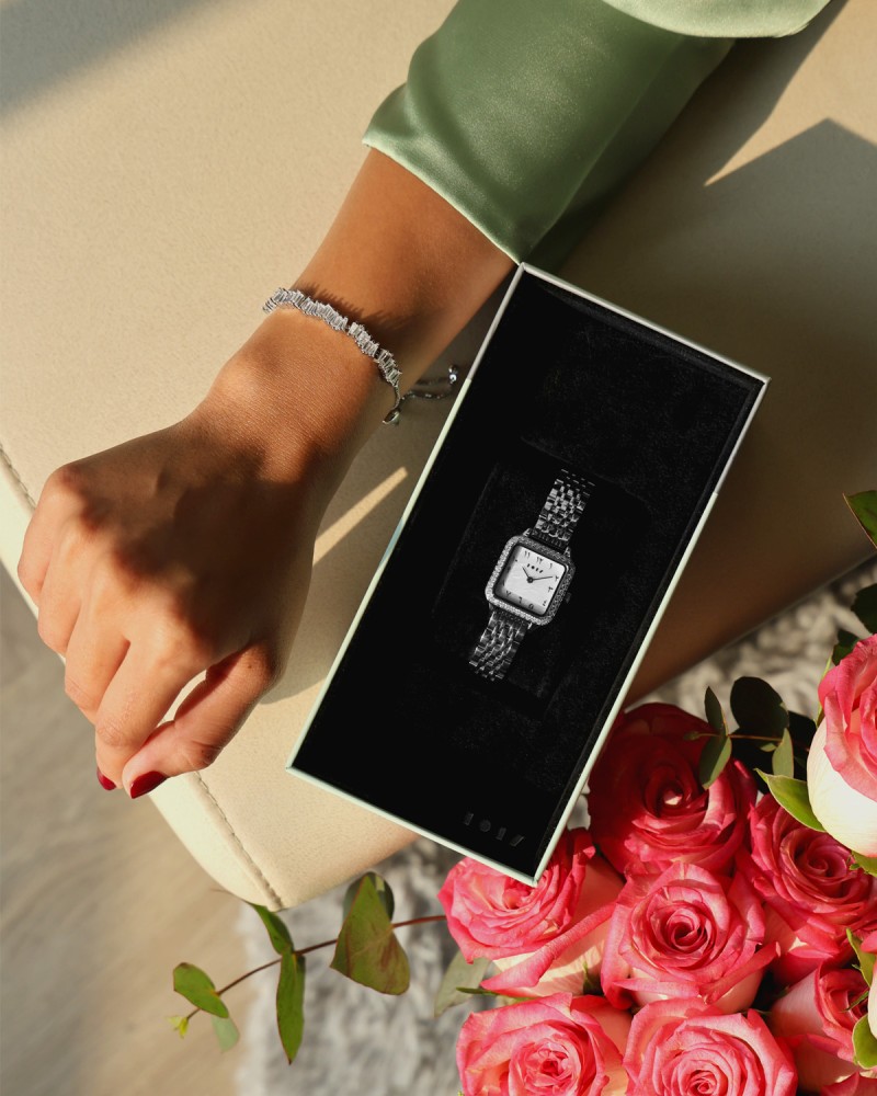 Women's Set of a Watch and a Bracelet