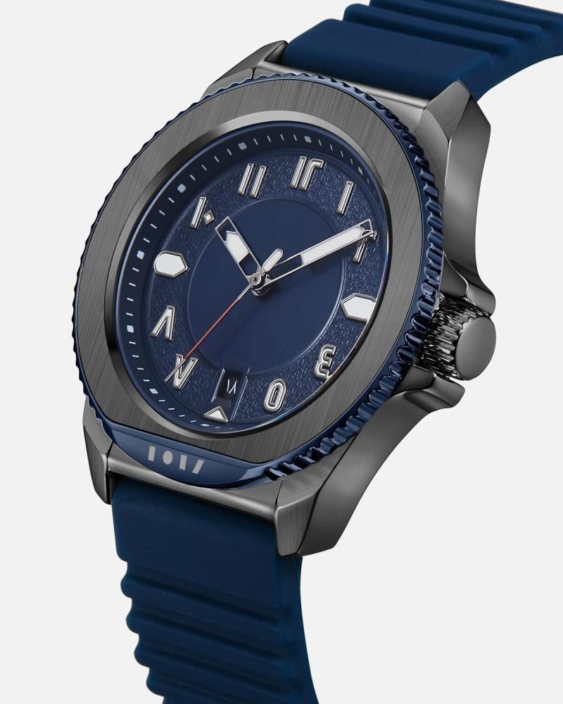 ساعة رجالية بسير ربل باللون الأزرق