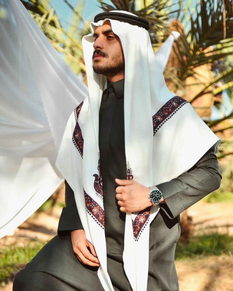 ساعة أحمد الرجالية من الستيل بلون فضي
