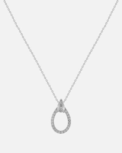 Silver women's necklace with a luxurious design in silver color