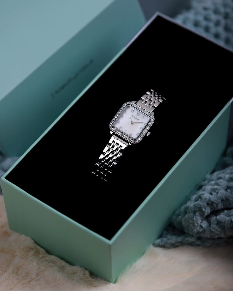 Women's Set of a Watch and a Bracelet
