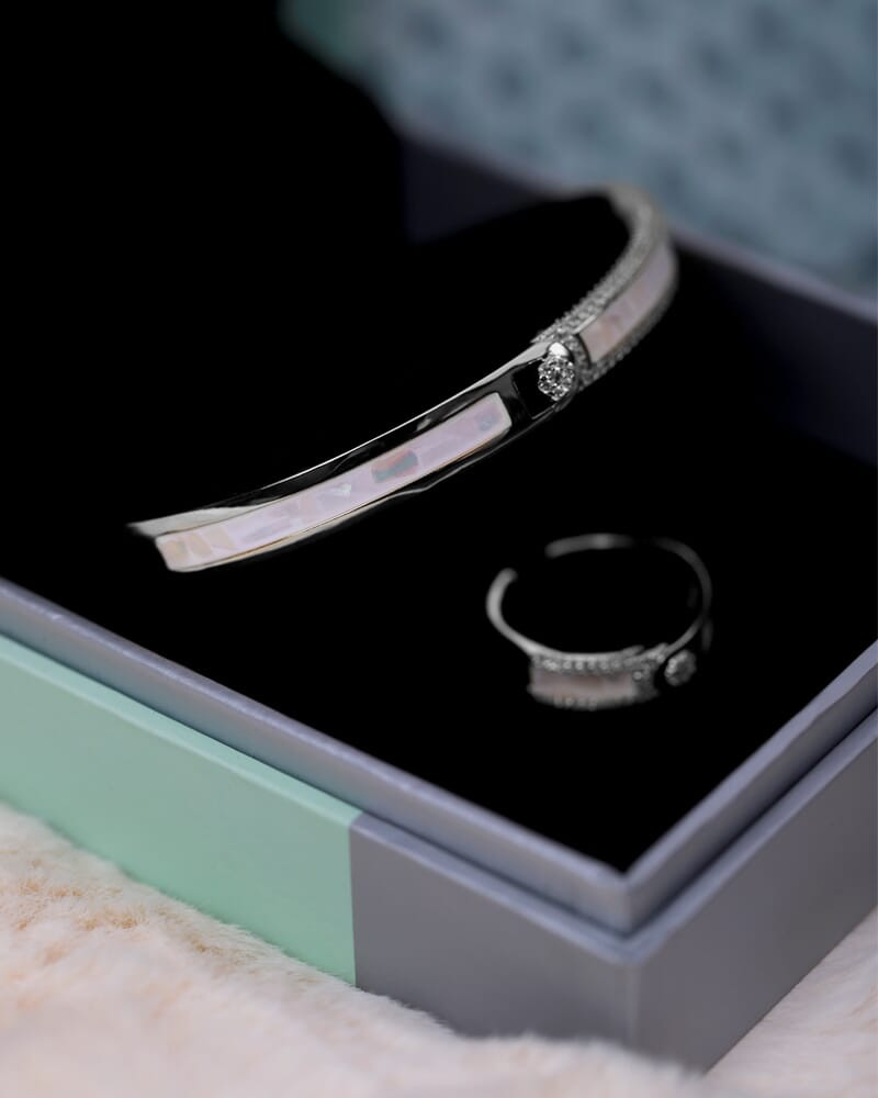 Women's set of a watch, a bracelet and a ring