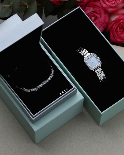 Women's Set of a Watch and a Bracelet