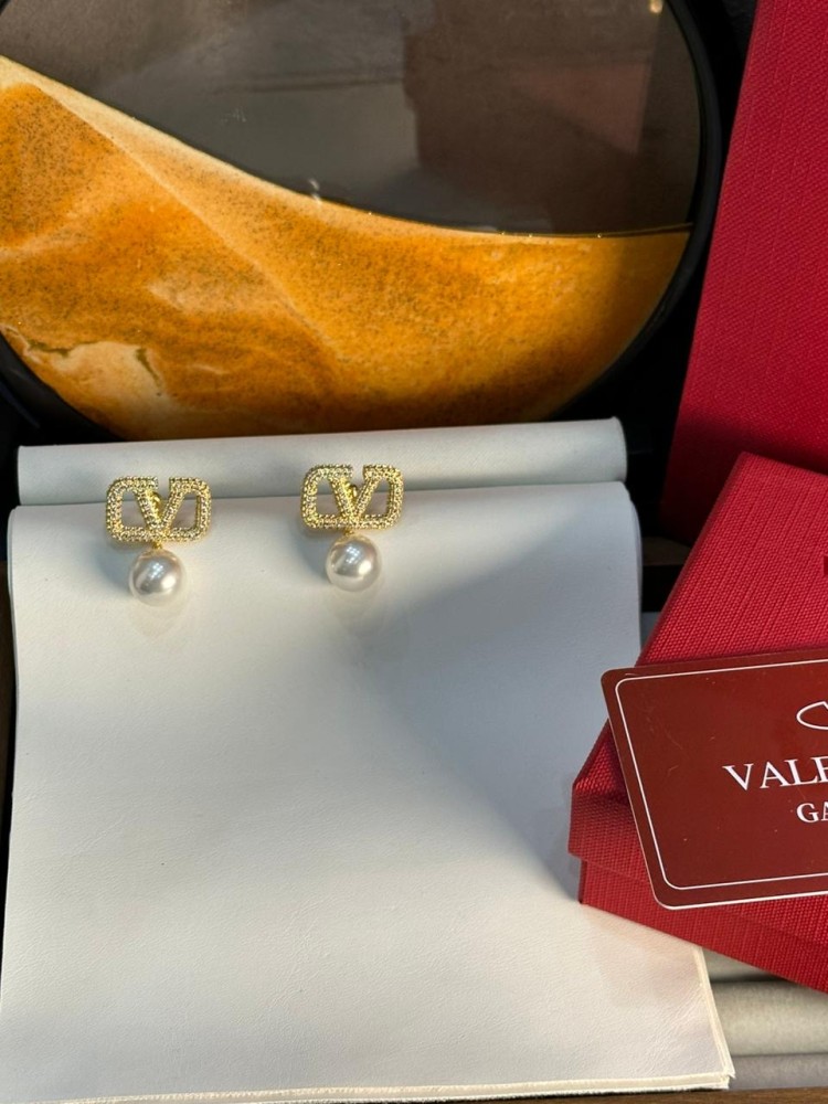 حلق نسائي -  VALENTINO