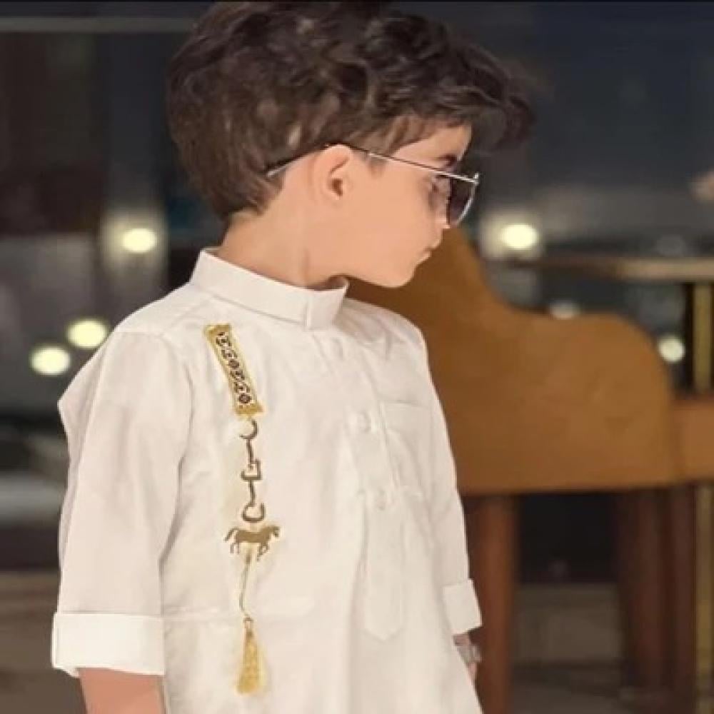 بروش الكتف بالاسم أنيق