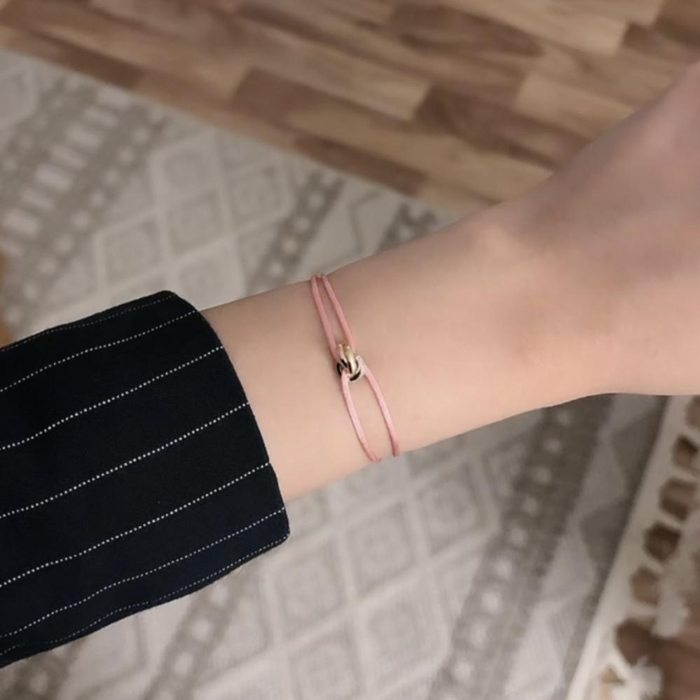 اسوارة خيط وردي انيق