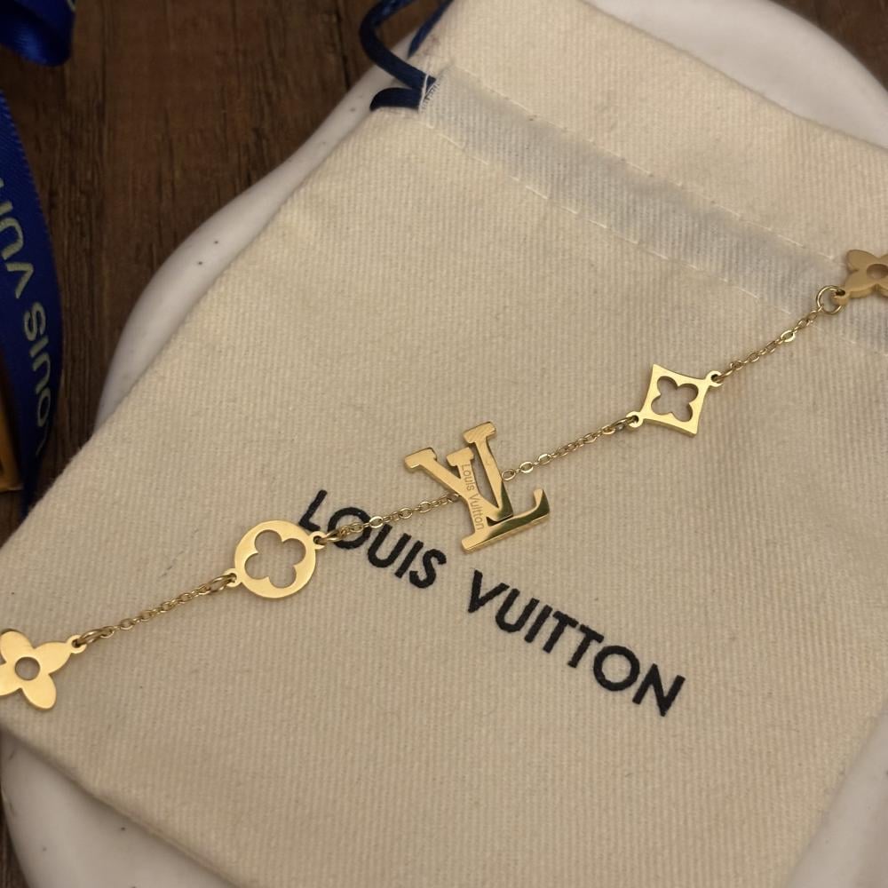 سوارة لويس فيتون