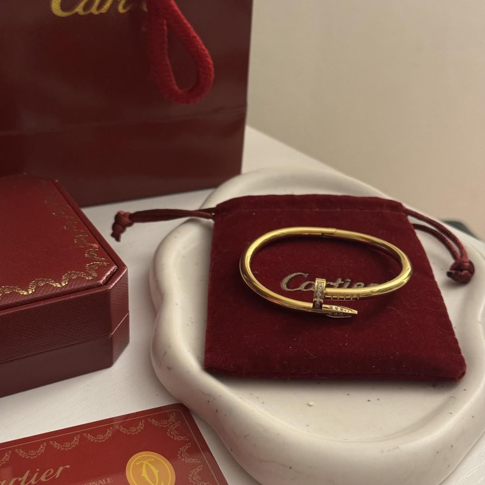 اسوارة كارتيير مسمار بفصوص