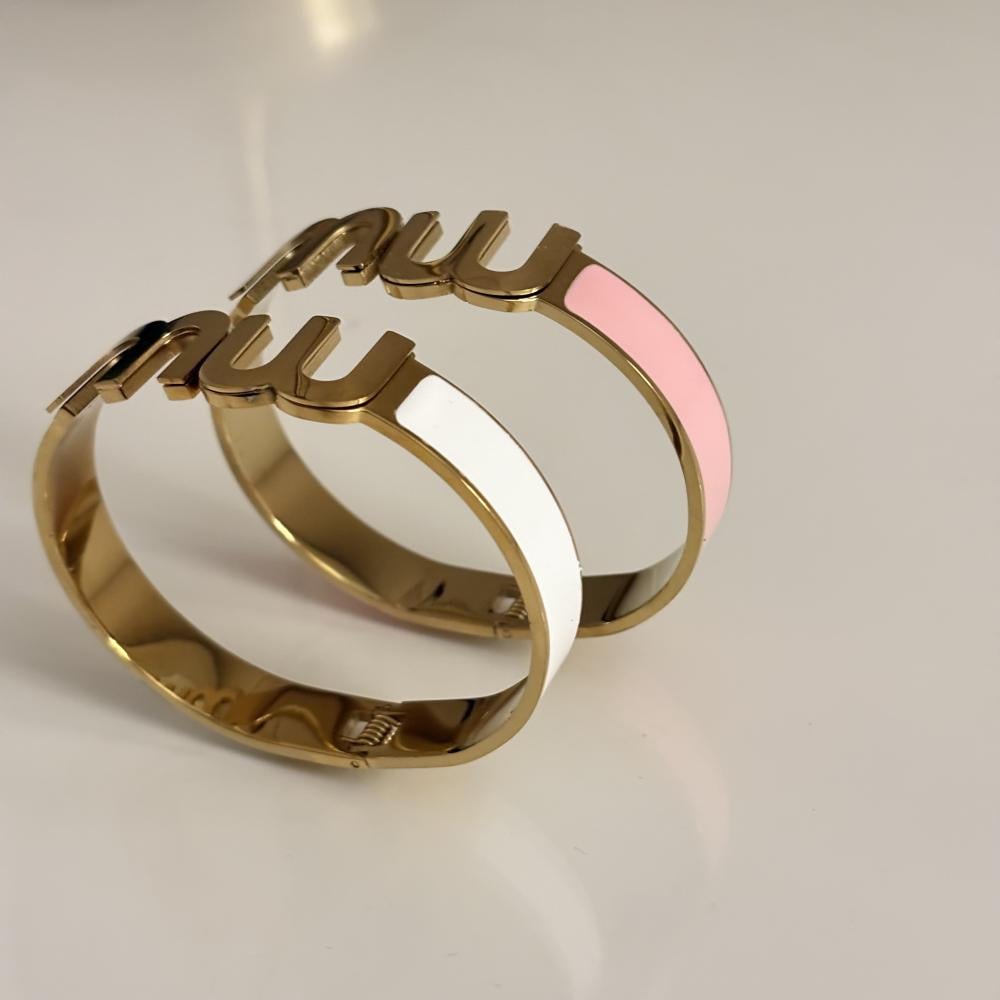 اسوارة MIU MIU