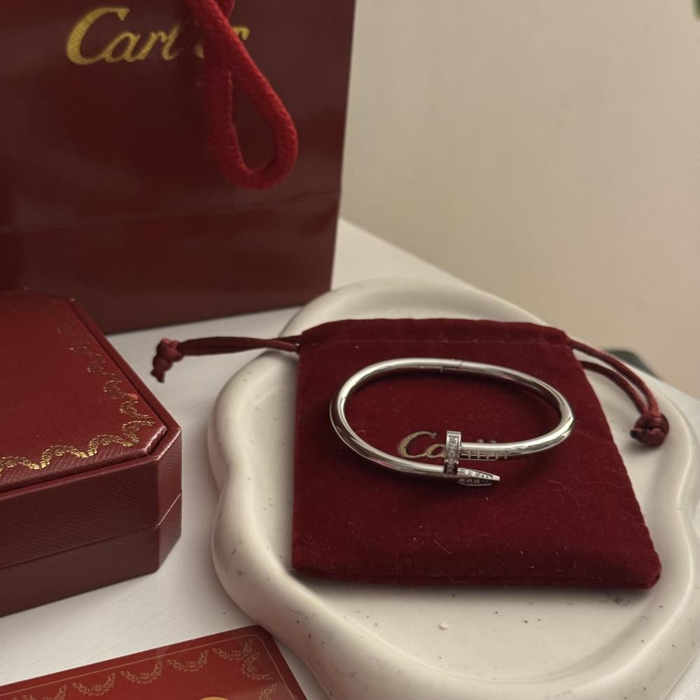 اسوارة كارتيير مسمار بفصوص