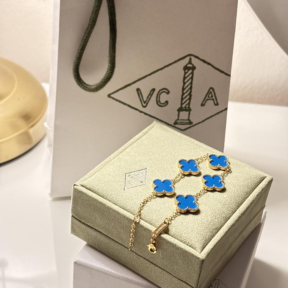 سوار فان كليف ازرق ذهبي مميز