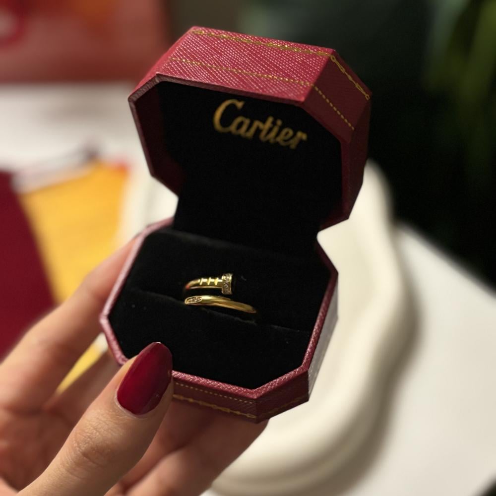خاتم كارتيير مسمار بفصوص ذهبي