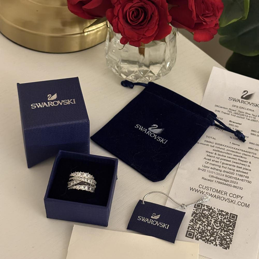 خاتم سوارفسكي نسائي ستيل تويست فضي