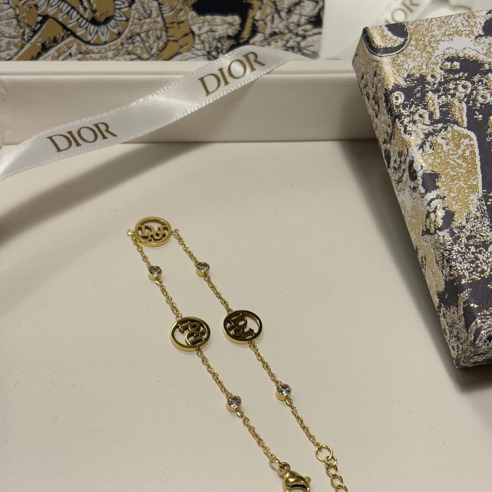 انسيال ديور نسائي ذهبي انيق