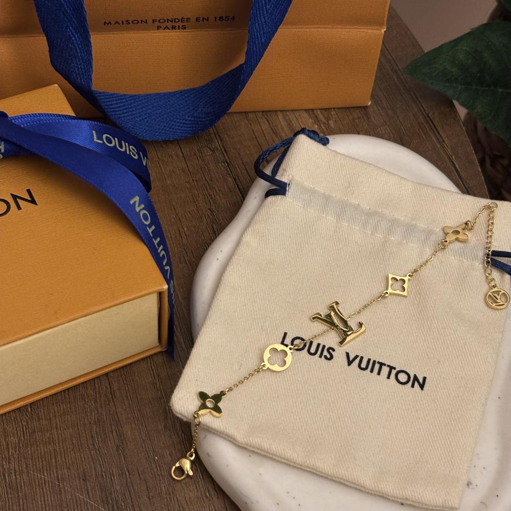 سوارة لويس فيتون