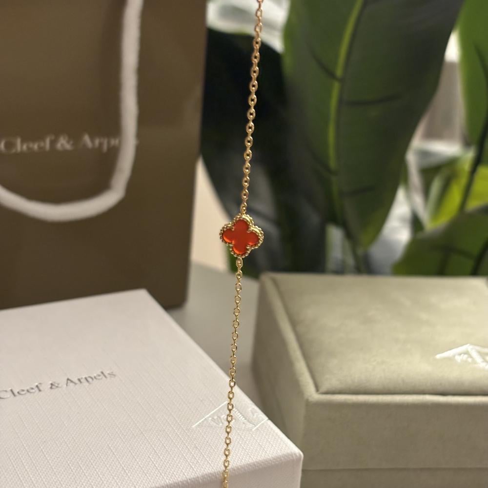 اسوارة فان كليف عودي فص واحد