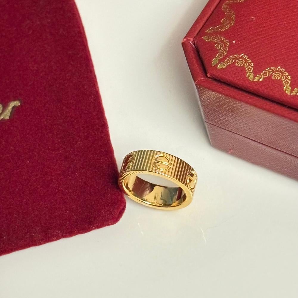 خاتم كارتير نسائي لوف ذهبي مضلع