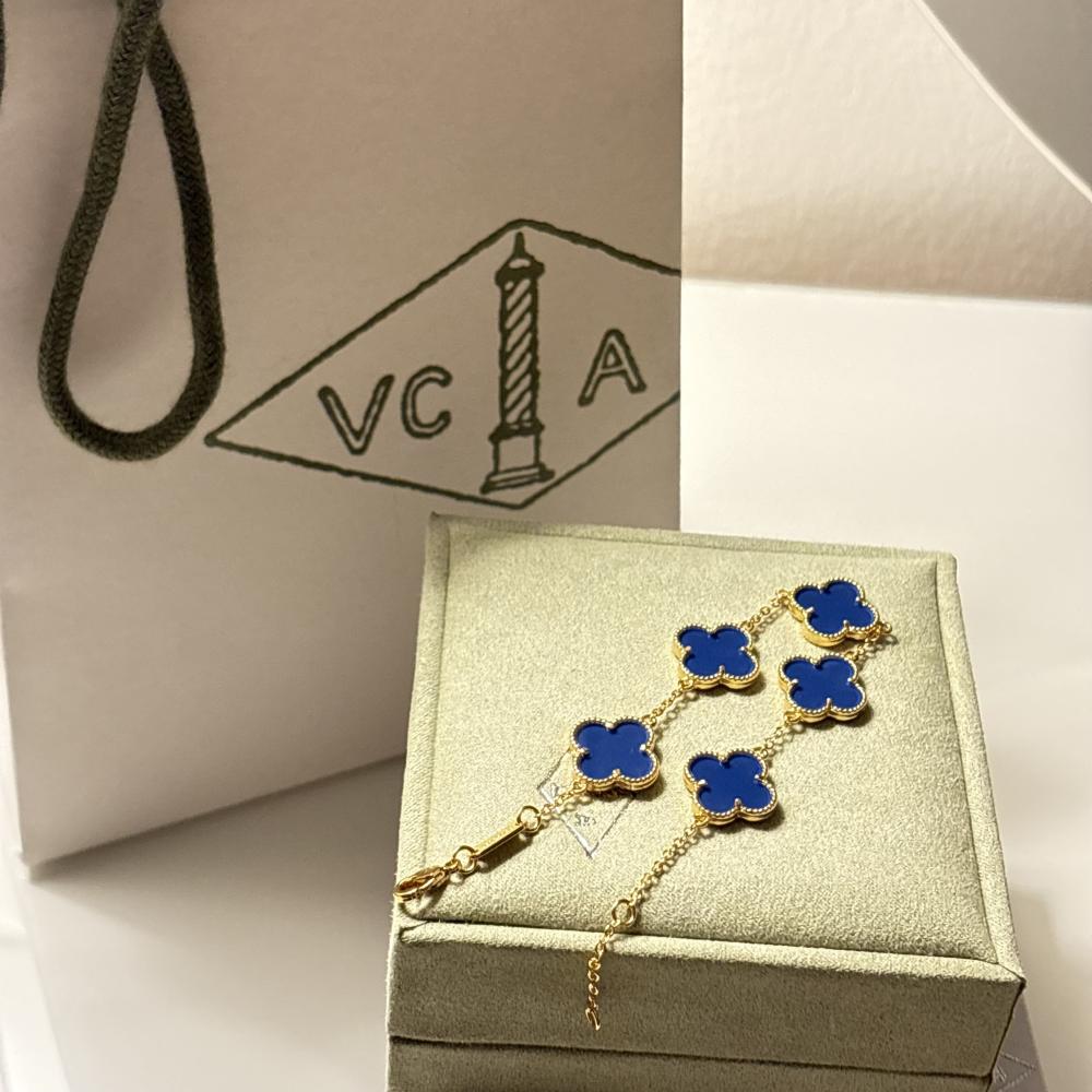 سوار فان كليف كحلي ذهبي مميز