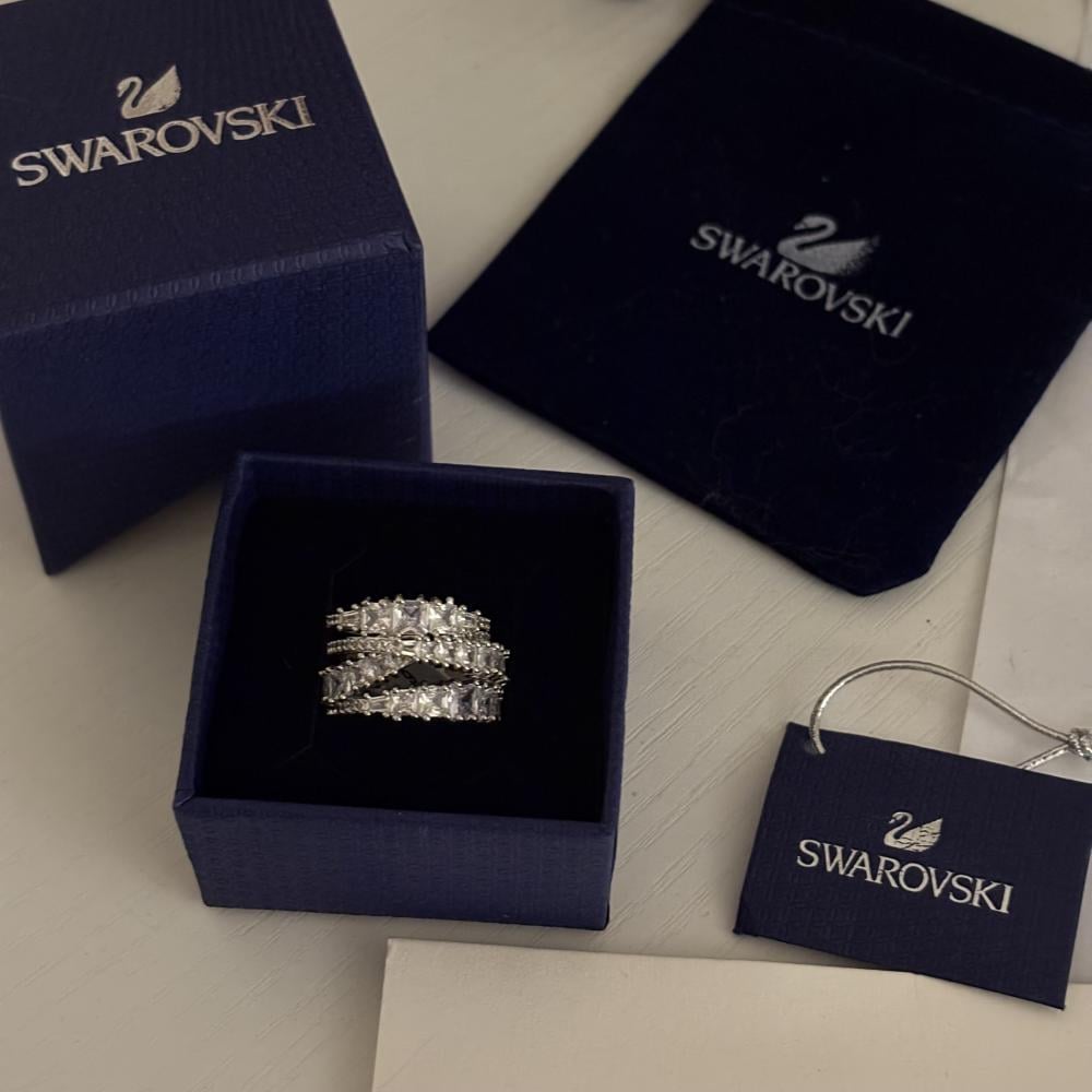 خاتم سوارفسكي نسائي ستيل تويست فضي