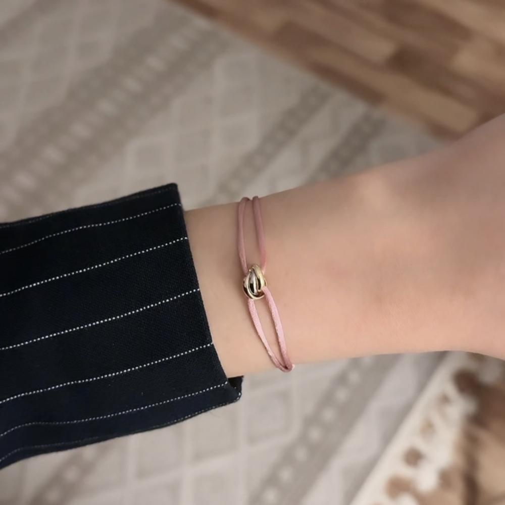 اسوارة خيط وردي مميز
