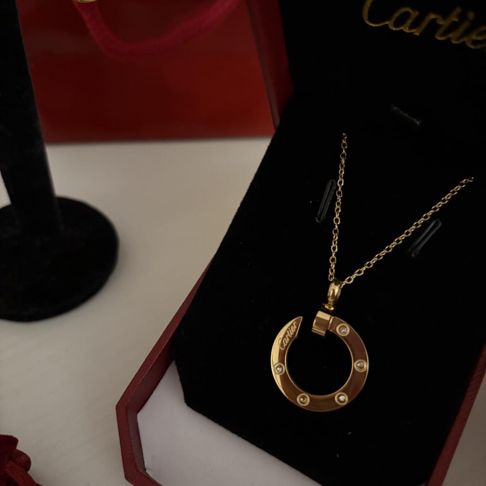 طقم كارتير الجذاب