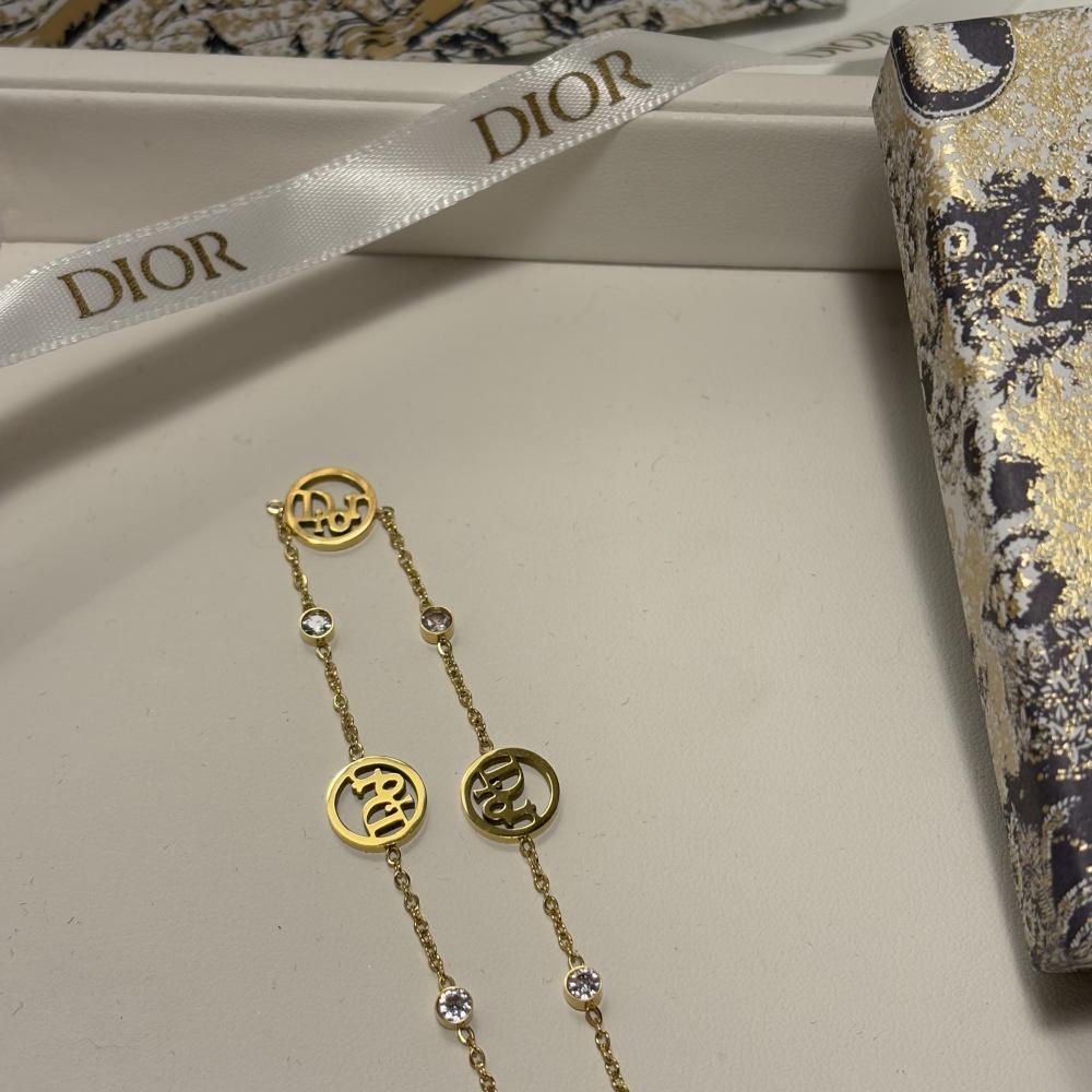 انسيال ديور نسائي ذهبي انيق