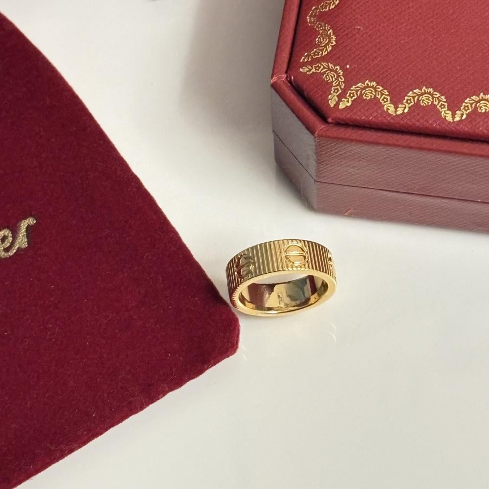 خاتم كارتير نسائي لوف ذهبي مضلع