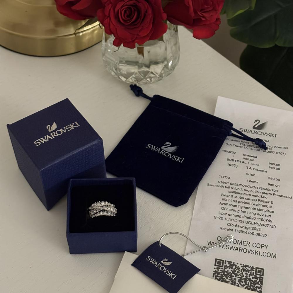 خاتم سوارفسكي الهبه فضي ستيل تويست متقاطع