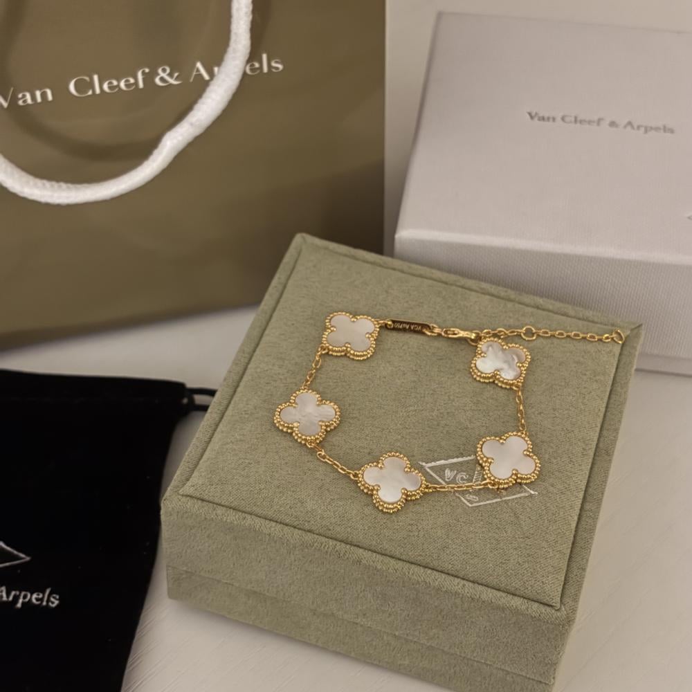 سوار فان كليف نسائي صدفي فخم