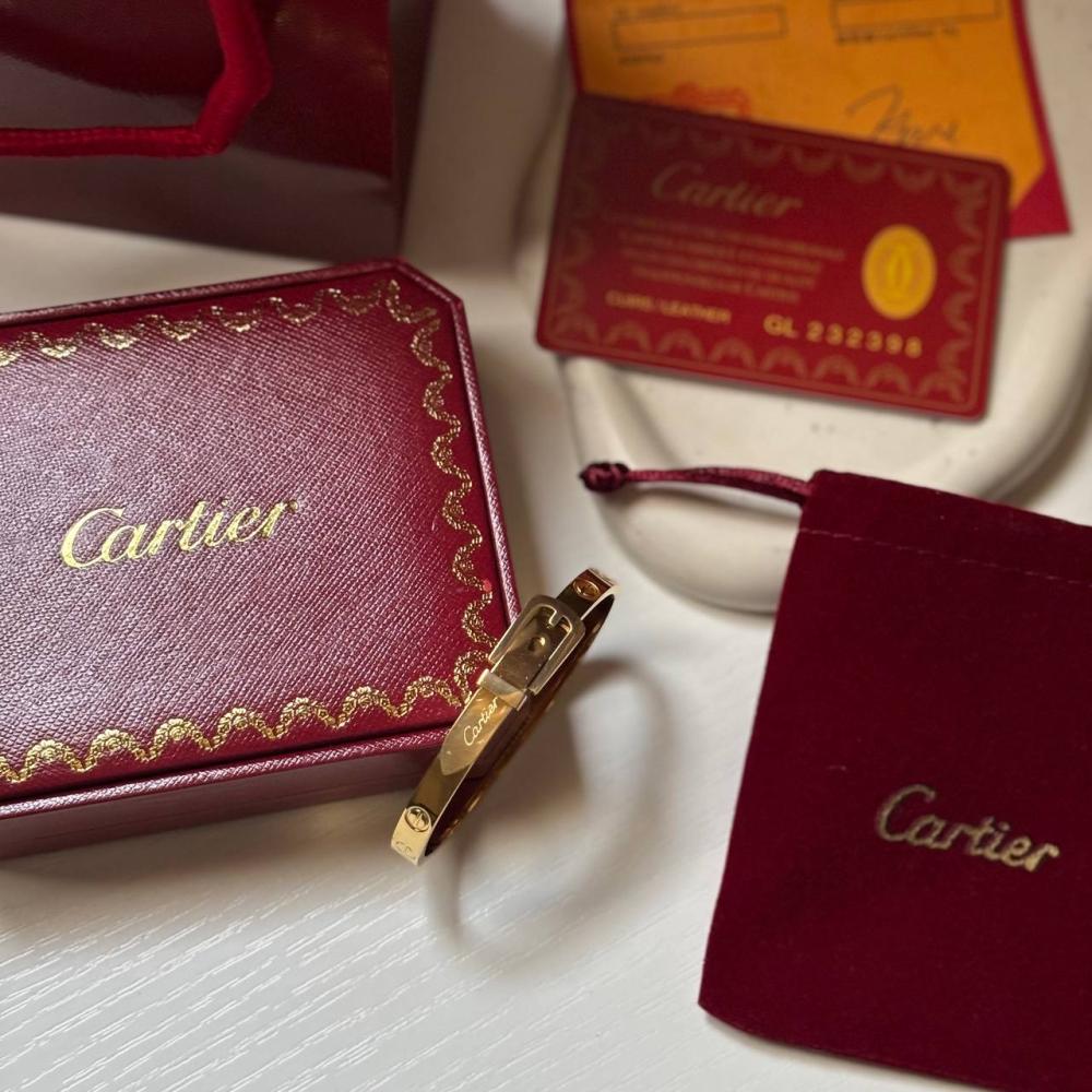 سوار كارتير ذهبي بنجر تصميم الحزام