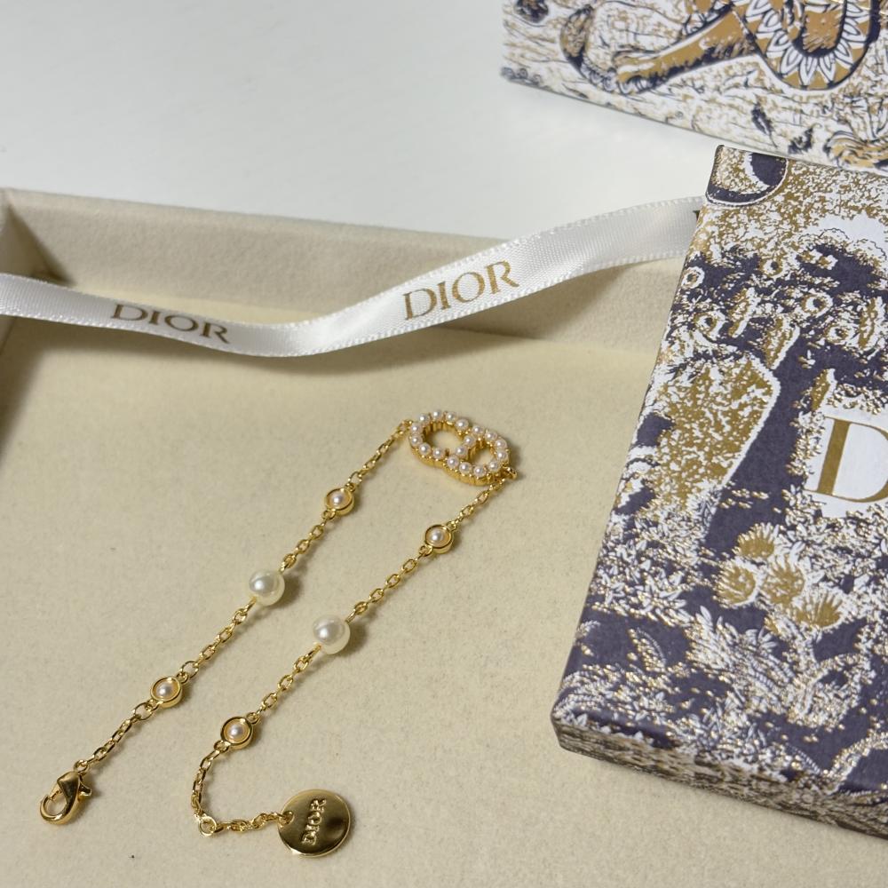 انسيال ديور نسائي ذهبي مميز