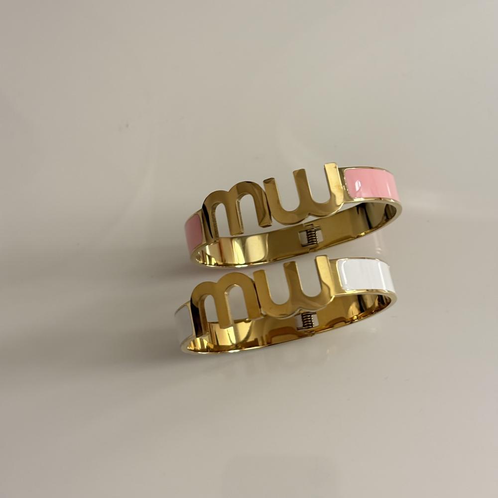 اسوارة MIU MIU