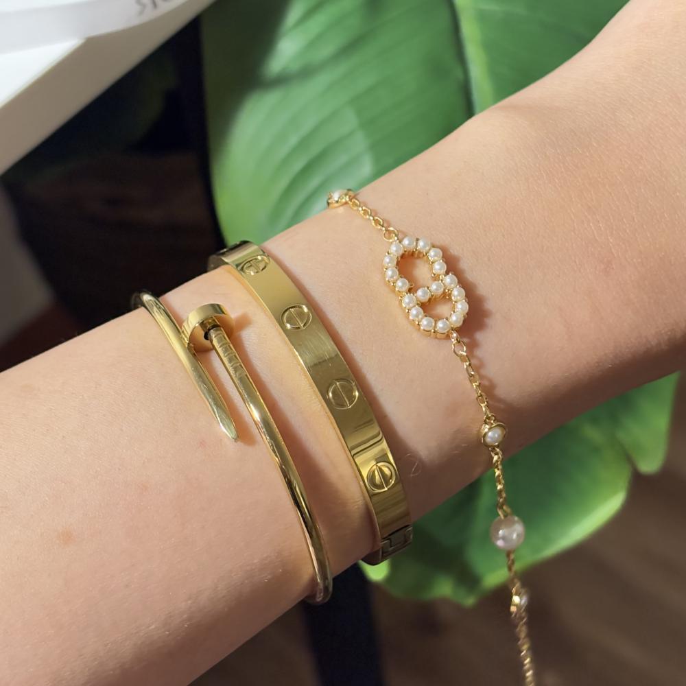 انسيال ديور نسائي ذهبي مميز