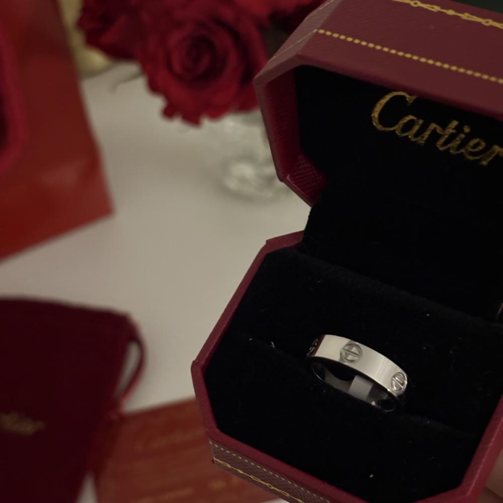 خاتم كارتير لوف فضي ستيل سادة كلاسيك