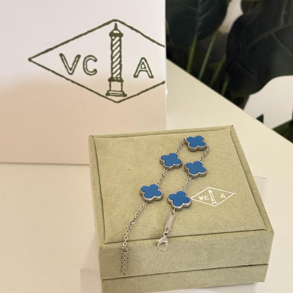 اسوارة فان كليف ازرق ذهبي انيق