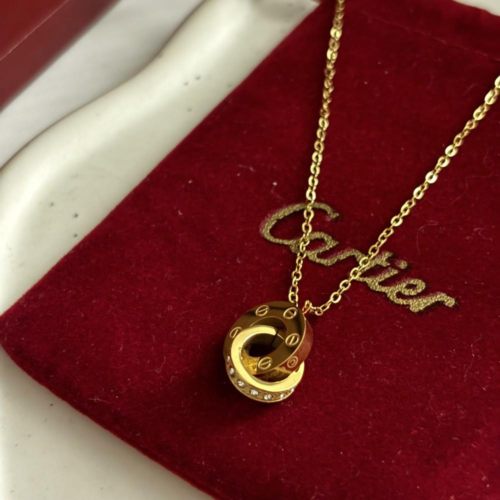 سلسال كارتير لوف ذهبي ستيل حلقات متداخلة مرصعة