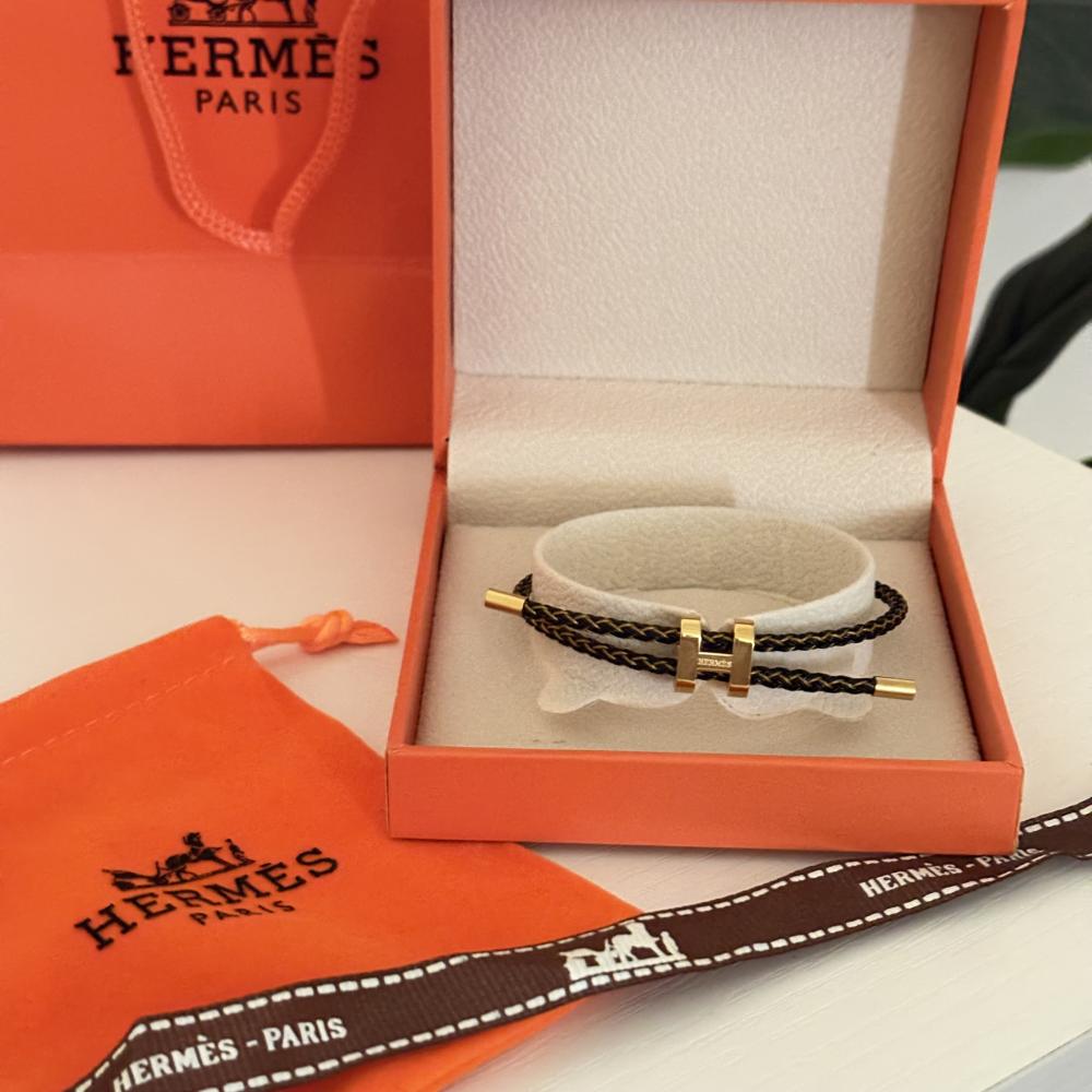 اساور ايرميز خيط اسود