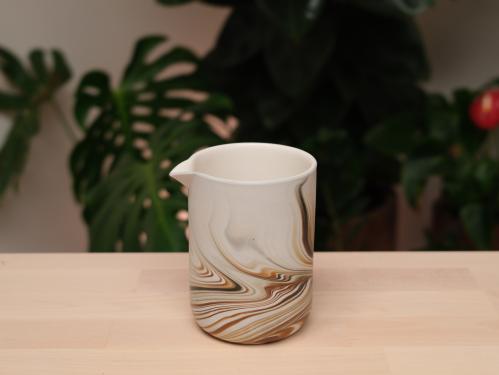 إبريق المجرة اليدوي