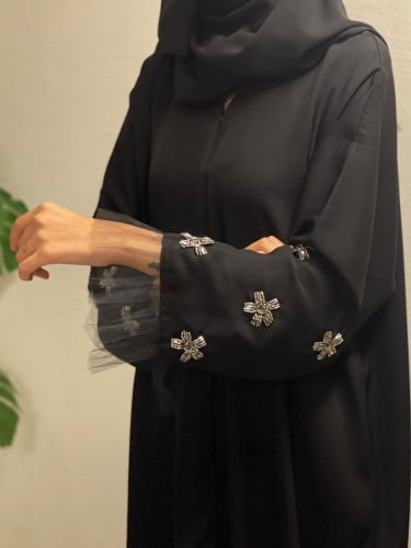 عبايه قماش بلاك بيري لون اسود