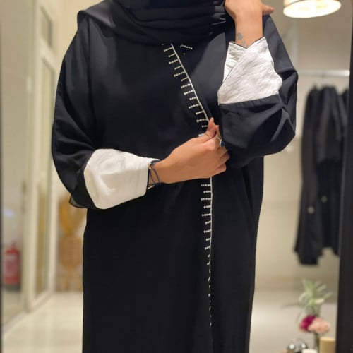 عبايه سوداء قماش ملكي
