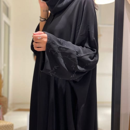 عبايه سوداء قماش ملكي