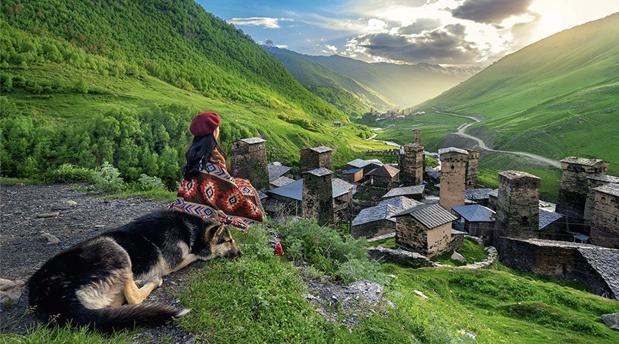 تخفيضات نهاية السنة 2023 - 2024