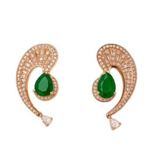 حلق فضة مطلي ذهب اصفر و مرصع بحبات الزركون و حجر زمرد