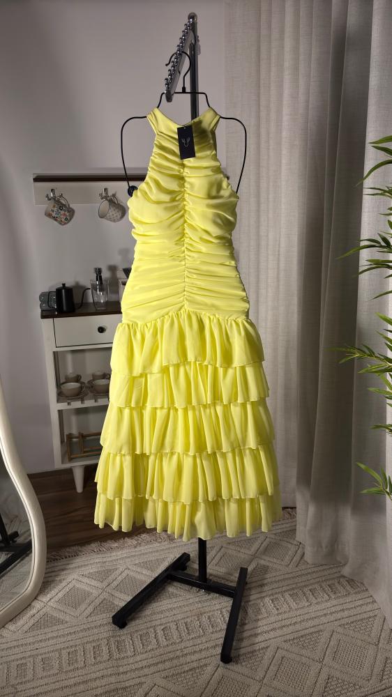 فستان ميدي كشكش طبقات هالتر