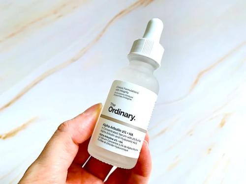 ذا اوردينري سيروم الفا اربوتين 2% + هايلورنيك 30مل